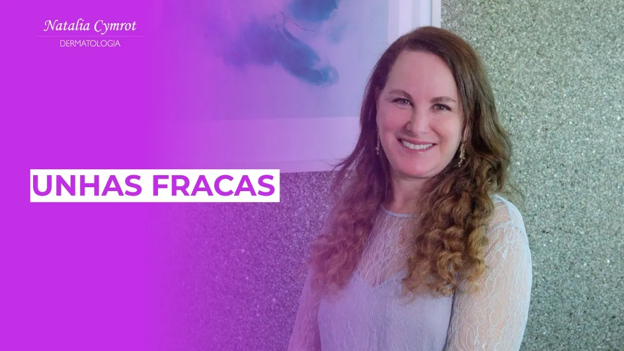 Na imagem a Dra Natalia esta ao lado do texto que é o titulo do video.